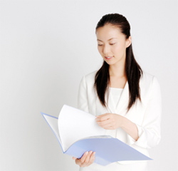 お忙しい先生に代わって、求人をリサーチします。